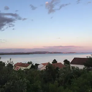 Uznik's Tkon