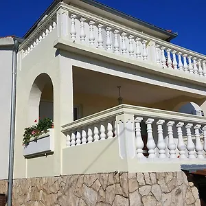 Apartment Nena, Tkon